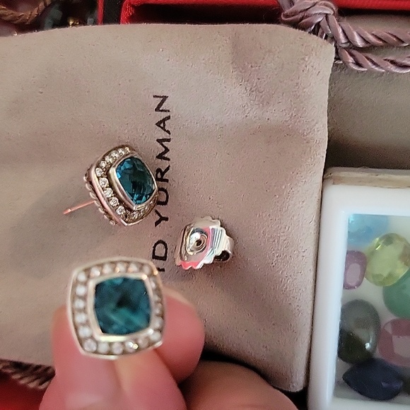 Traded David Yurman diamond topaz stud earring - Picture 4 of 8